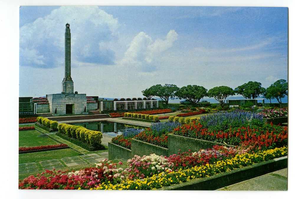 Fig. 5: The Savage Memorial, Tamaki Drive, Auckland, Gladys M. Goodall, Fourcolour Productions Ltd., Auckland