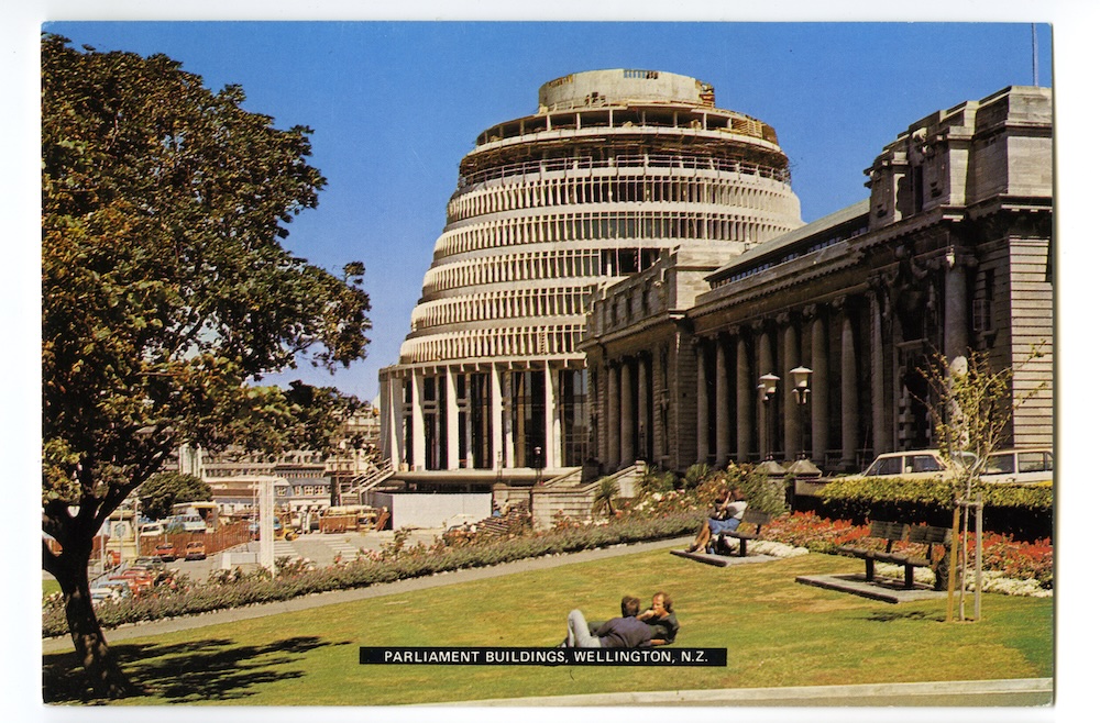 Fig. 2: ‘Parliament Buildings, Wellington, NZ’, Pictorial Publications Ltd., Hastings