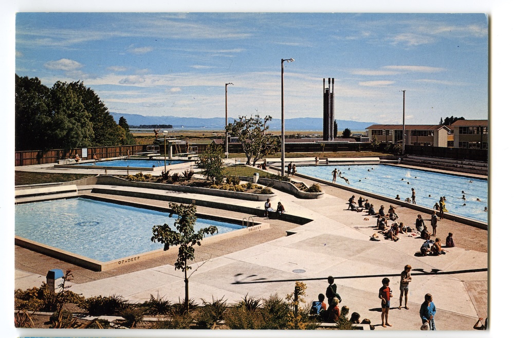 Fig. 10: Nayland Park Swimming Complex, Nelson, Fotocentre / Colourview Ltd., Oamaru
